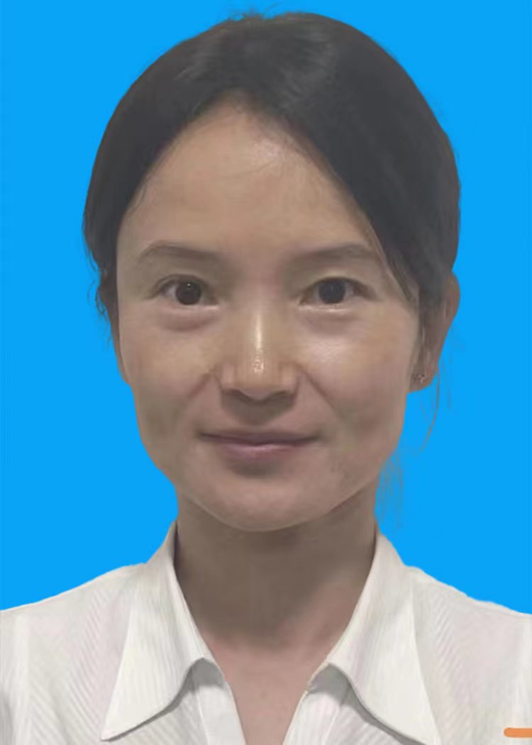 罗英