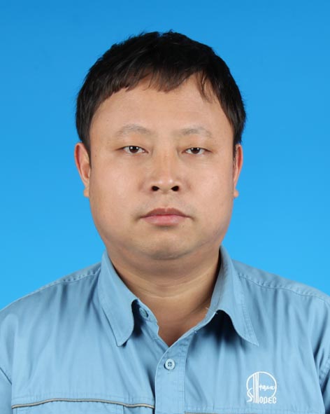李伟